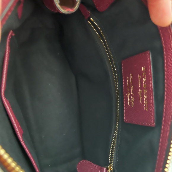 Burberry Burgundy Leather And House Check
Canvas Helmsley Crossbody Bag - Picture 6 of 10